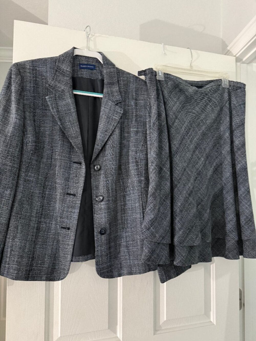 Vintage Karen Scott Women's Blue/Black Skirt Suit